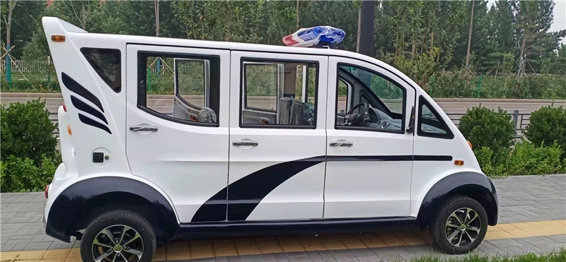成县警用巡逻车