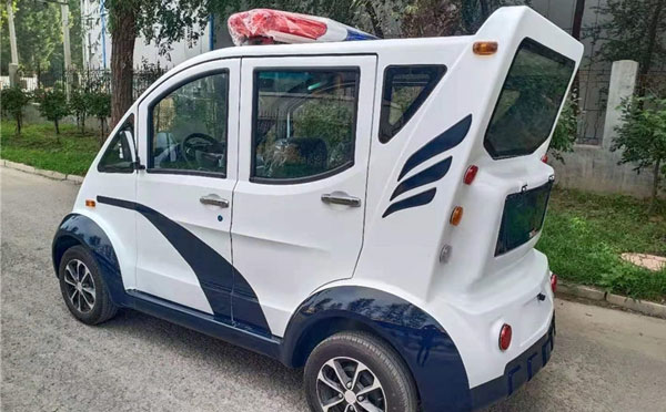 成县警用巡逻车