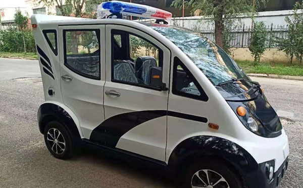 成县警用巡逻车